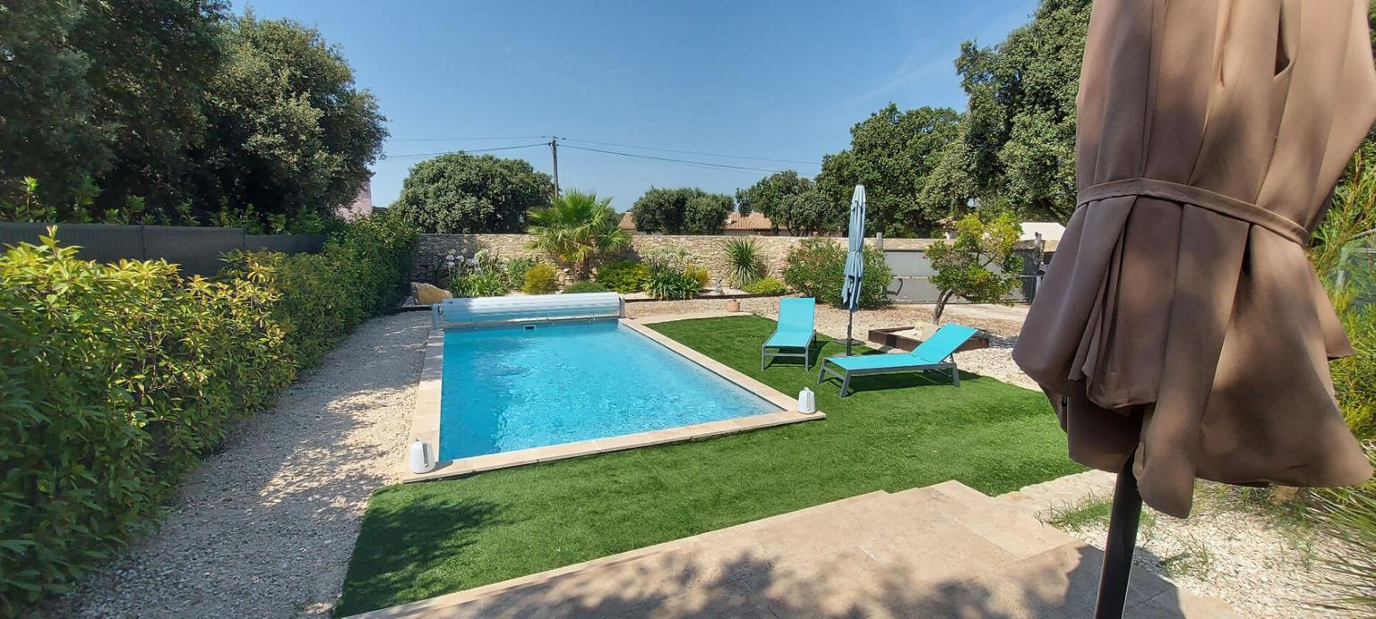NIMES 30. GARD. NIMES. Belle maison contemporaine de 84 m2 sur terrain arboré de 728 m2 avec piscine quartier Carreau de Lanes 1