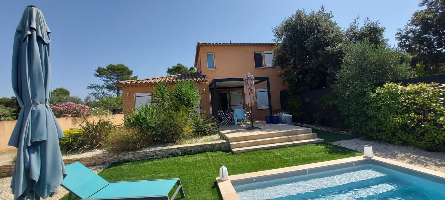 NIMES 30. GARD. NIMES. Belle maison contemporaine de 84 m2 sur terrain arboré de 728 m2 avec piscine quartier Carreau de Lanes 2
