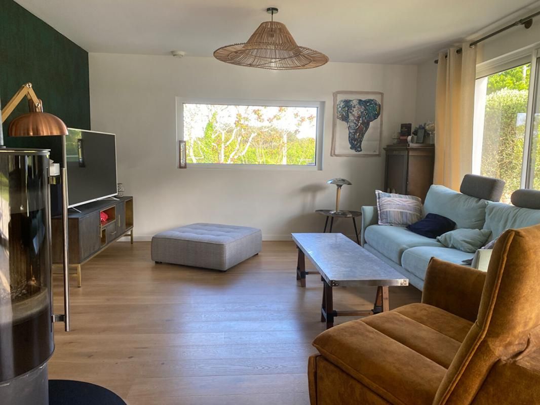 MUZILLAC belle opportunité maison avec dépendance  238M2 sur 14000M2 de terrain 4