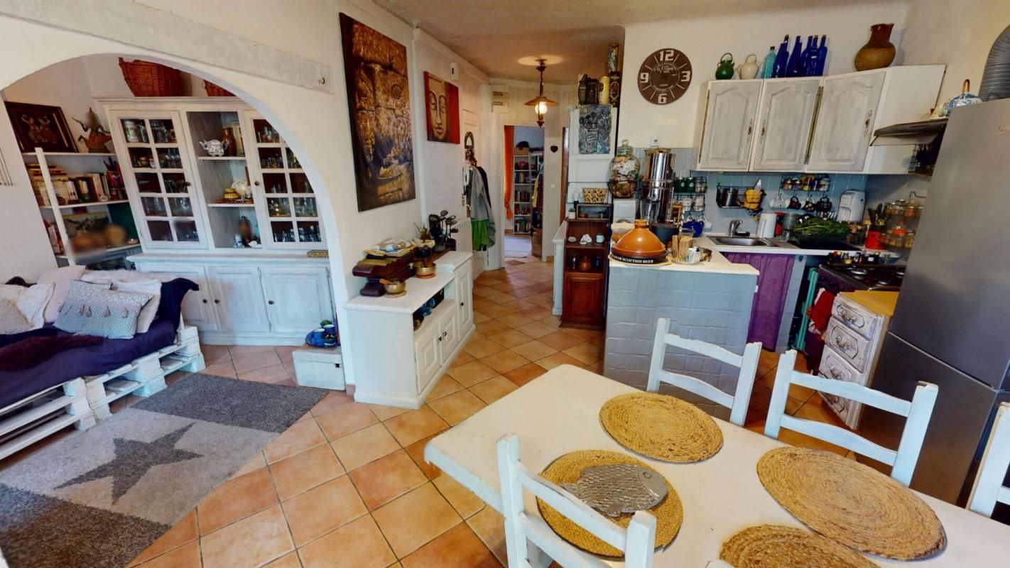 DRAGUIGNAN Appartement T3 58m² DRAGUIGNAN - Centre-ville, charme et authenticité 3
