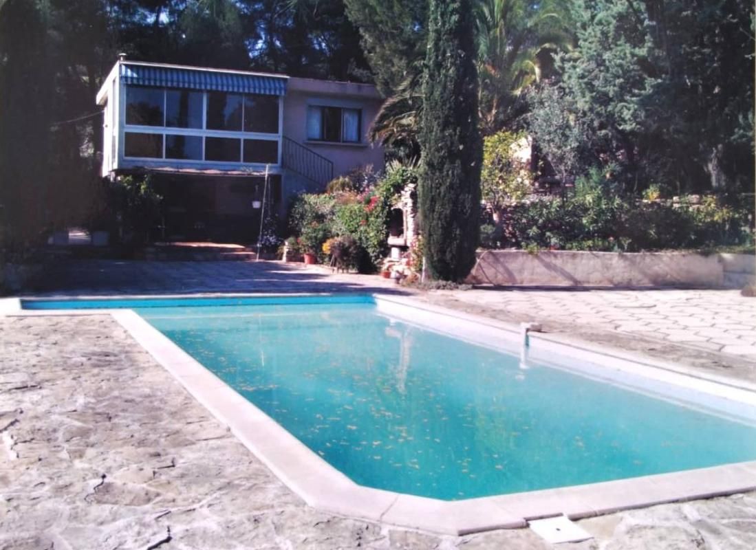 LA CIOTAT Maison avec piscine, garage, dépendance 1