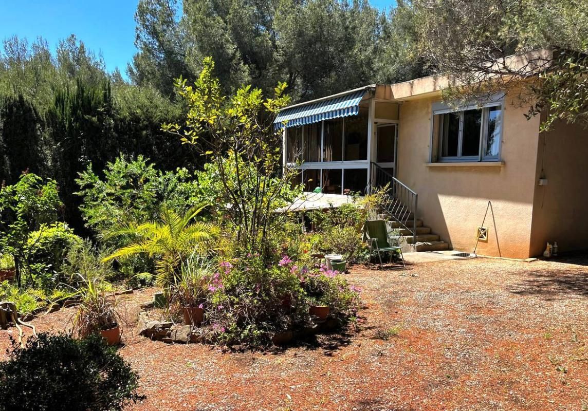 LA CIOTAT Maison avec piscine, garage, dépendance 2