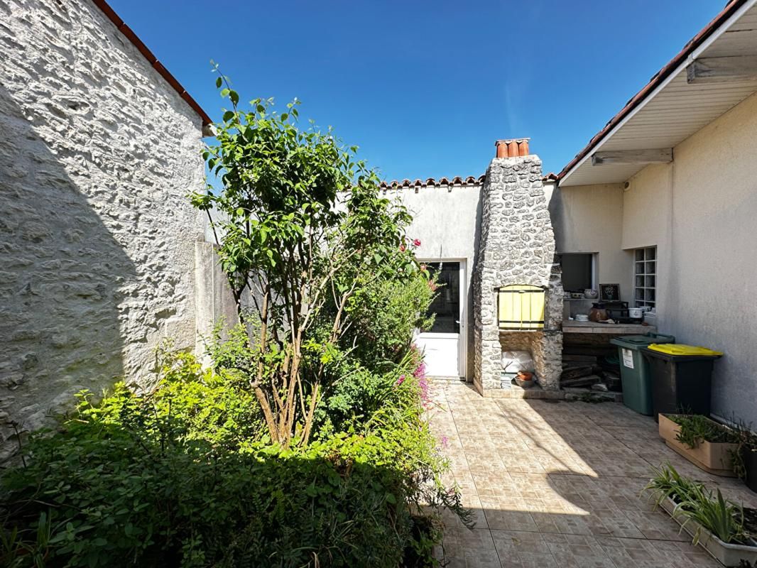 MESCHERS-SUR-GIRONDE Maison Meschers Sur Gironde 5 pièce(s) 110 m2 4