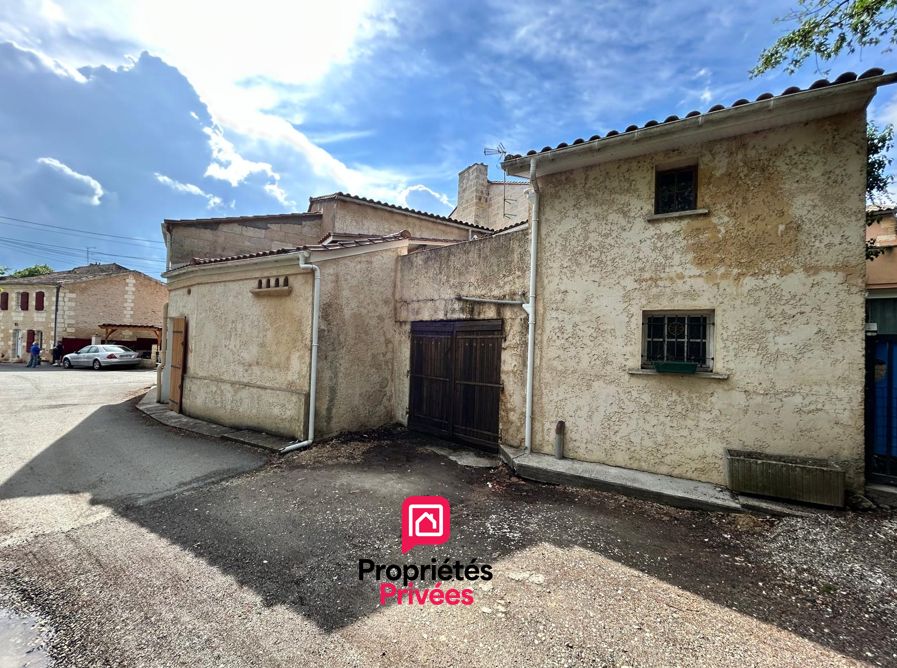 PLASSAC 25 kms de Saint-André de Cubzac : Maison en pierre 149 m2 - Cuisine indépendante aménagée et équipée - Grand séjour avec cheminée en pierre - 4 chambres - garage attenant - atelier 3