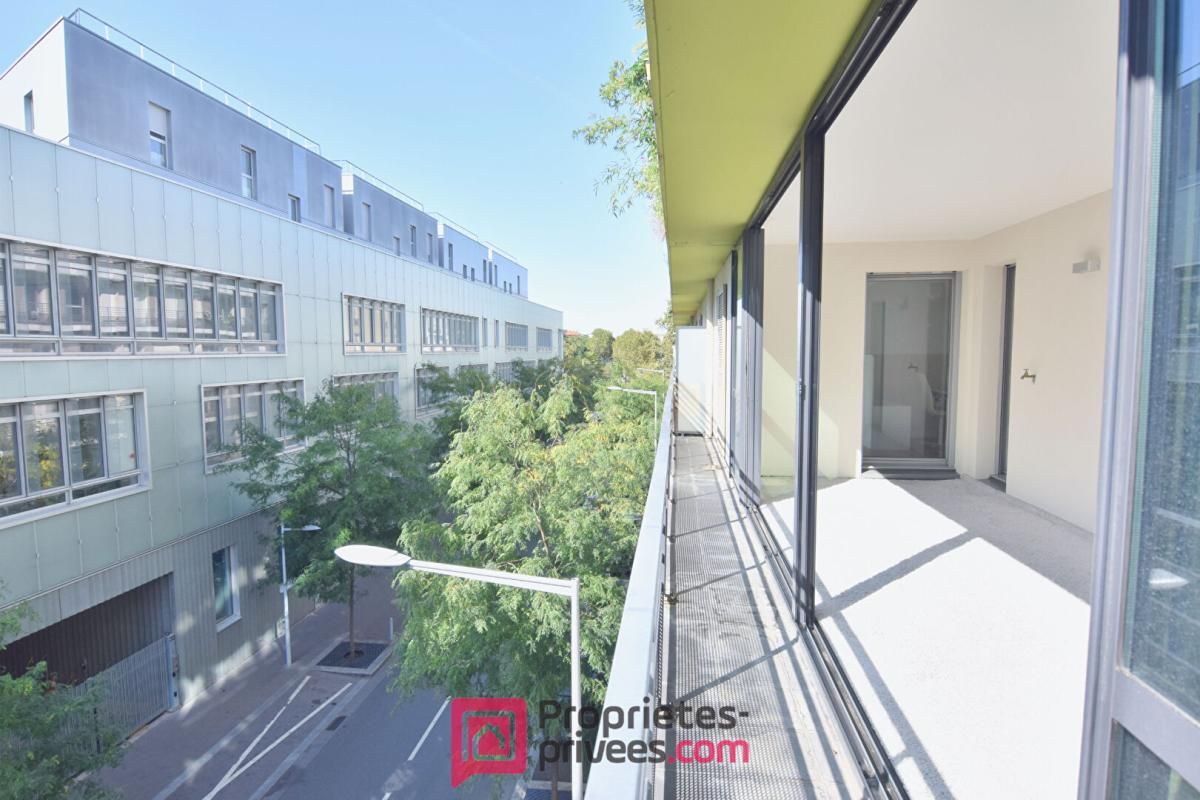 Appartement  3 pièces 66,03 m² Carrez  avec 18 m² de jardin d'hiver et 8 m² de balcon filant