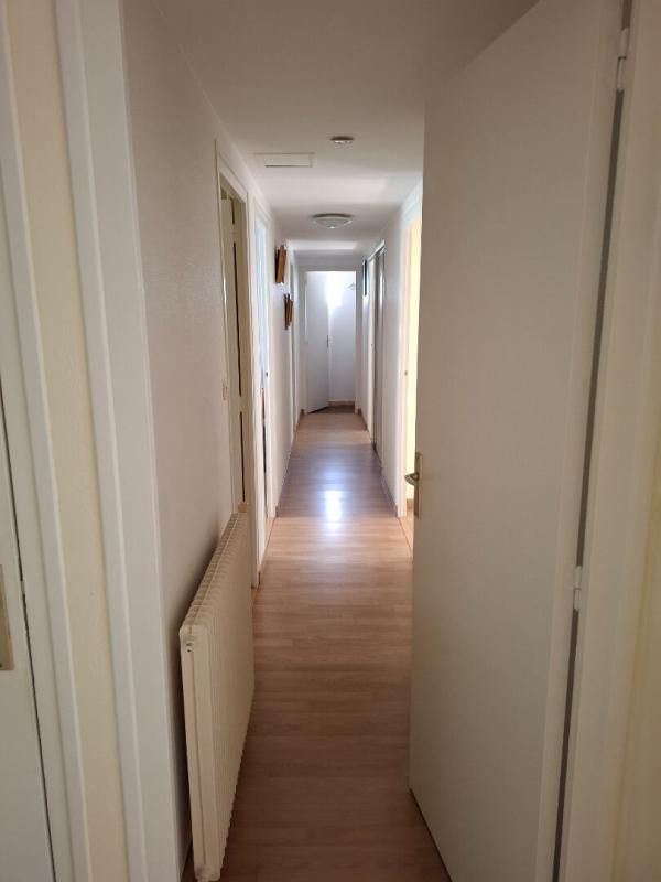 BORDEAUX BORDEAUX CAUDÉRAN ? APPARTEMENT T5 AU DERNIER ÉTAGE DANS UNE RÉSIDENCE CONFIDENTIELLE AVEC BOX ET CAVE 4