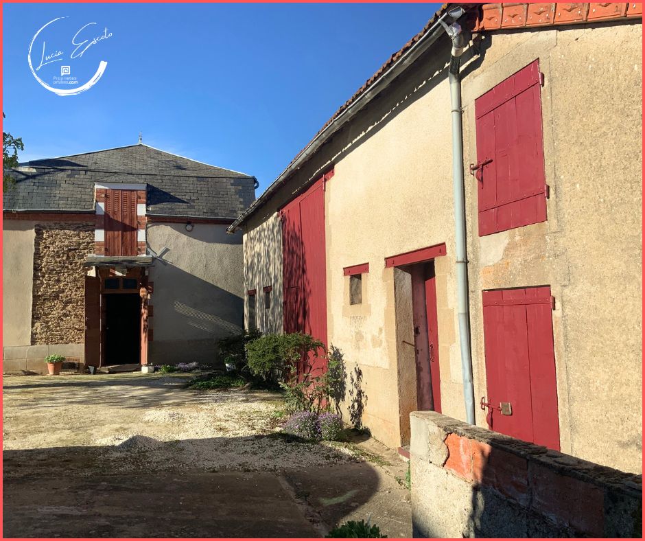 SAINT-SATURNIN Maison de village avec fort potentiel 6 pièce(s) 124 m2 3