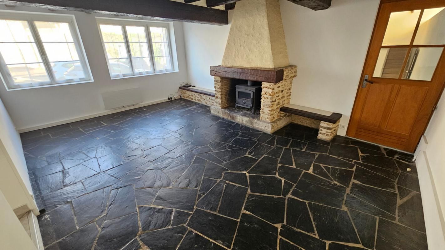 HOUDAN Houdan 5 mn / Gambais 2 mn / Maison de ville 104 m2 2