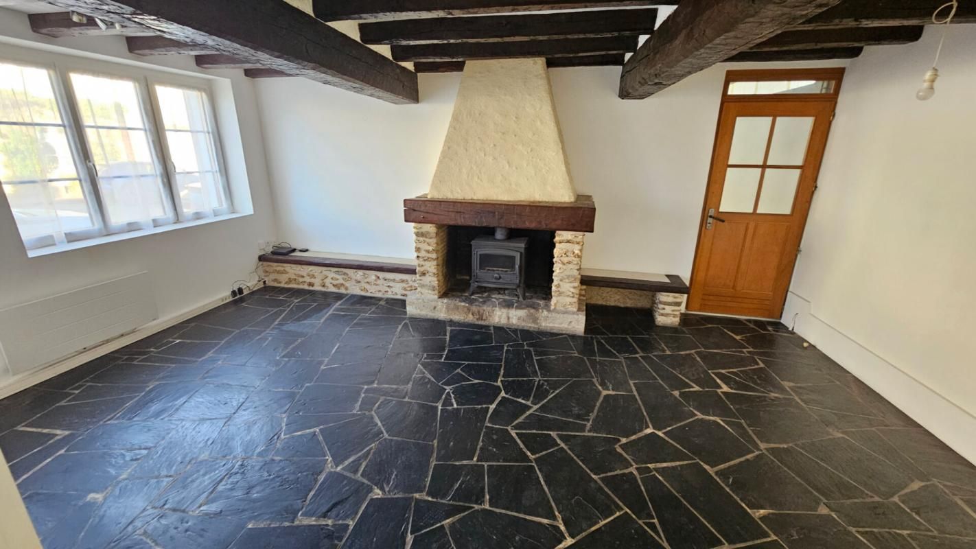 HOUDAN Houdan 5 mn / Gambais 2 mn / Maison de ville 104 m2 3