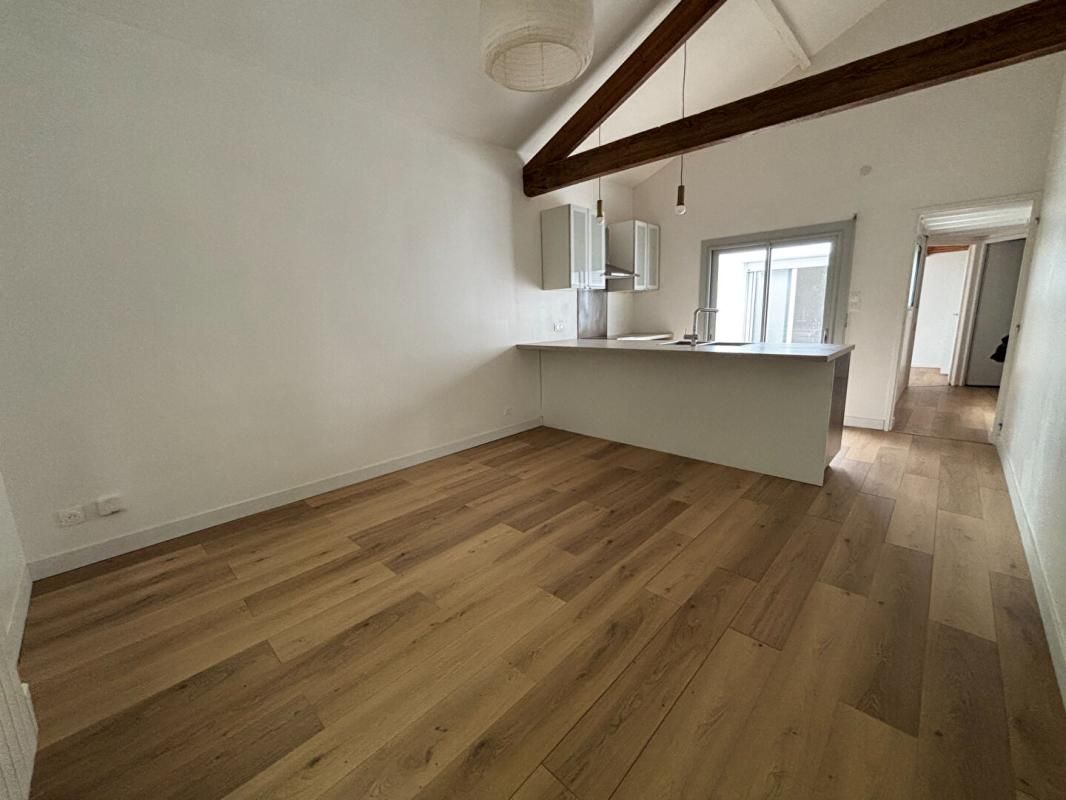 BORDEAUX Appartement Bordeaux 3 pièce(s) 65 m2 2