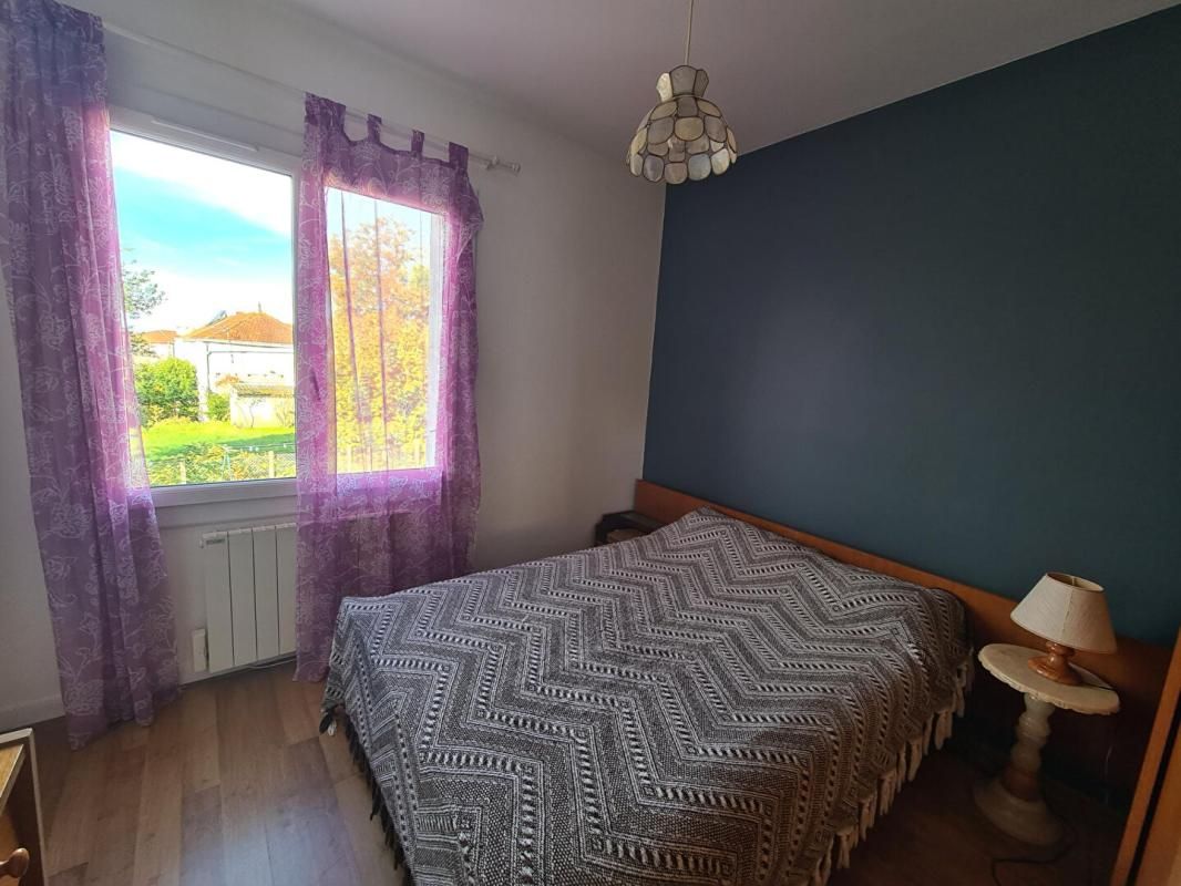 SAINTES Maison à Saintes 4 pièces 84 m² sur sous sol 4