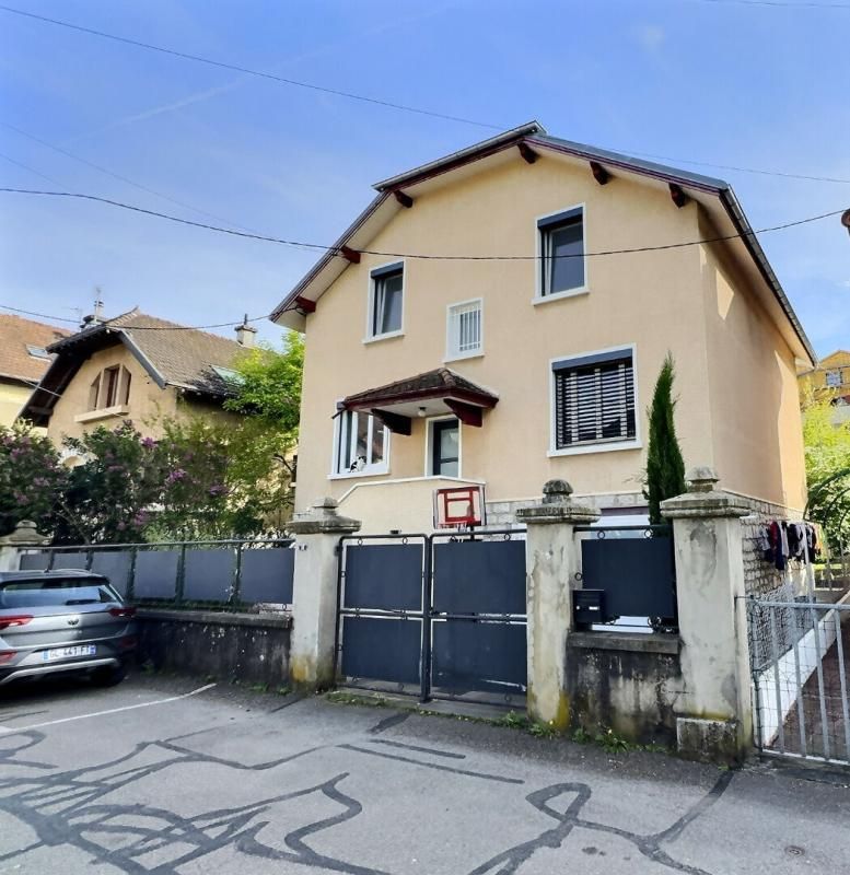 Maison Chambéry- secteur Bissy- 8 pièces-184 m2 sur 400m2 de terrain