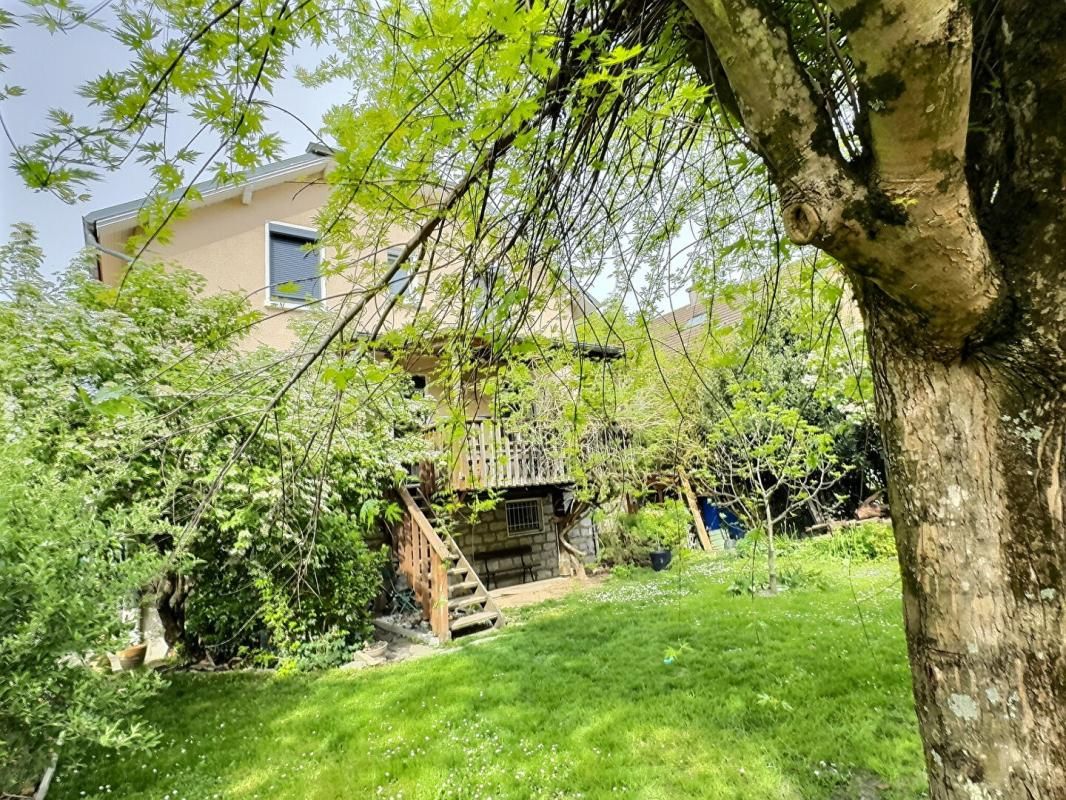 CHAMBERY Maison Chambéry- secteur Bissy- 8 pièces-184 m2 sur 400m2 de terrain 2