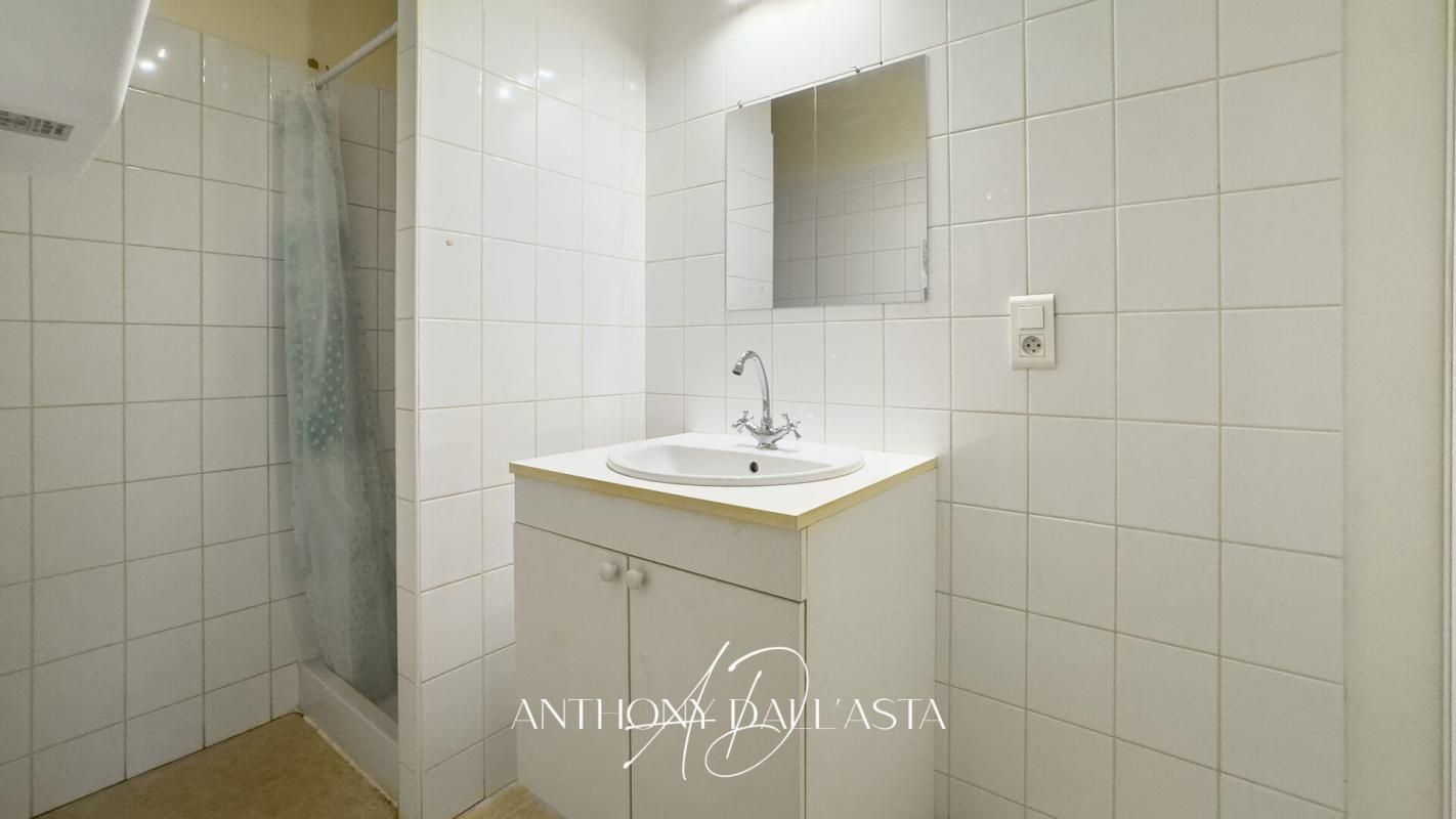 TREBES EXCLUSIVITÉ- Appartement meublé- 2 chambres- salon- cuisine- salle d'eau- wc 4