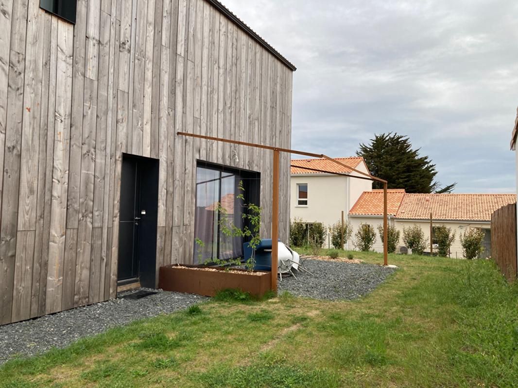 MOUZILLON Maison Mouzillon 4 P. 108.60 m2. Jardin 1
