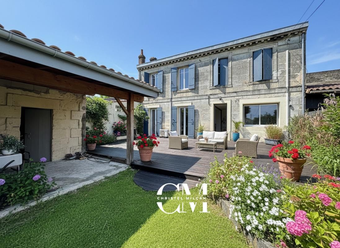 FLOIRAC Echoppe Floirac limite Bastide 5 pièces 125 m2, studio, parking 2