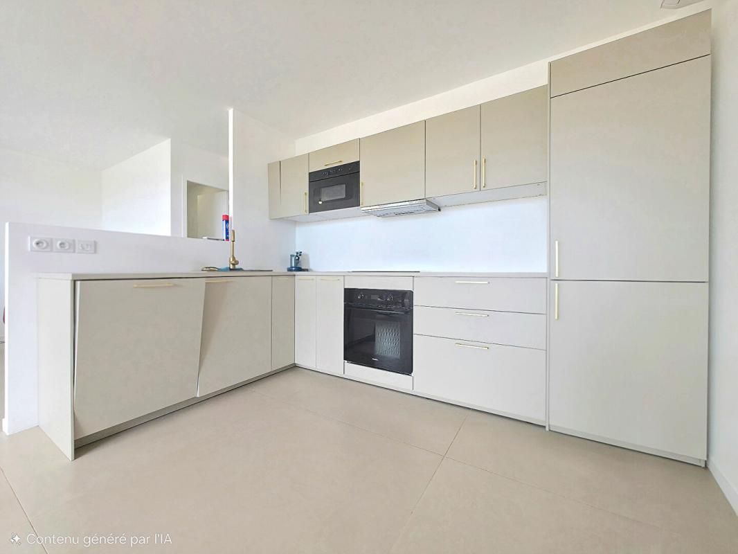 LE LAVANDOU Appartement Le Lavandou 4 pièce(s) 95 m2 A 2 MINUTES DE LA MER 2