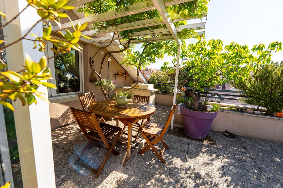 GRENOBLE OPPORTUNITÉ RARE   APPARTEMENT T4 DERNIER ÉTAGE + TERRASSE PANORAMIQUE 65 m² GARAGE 4