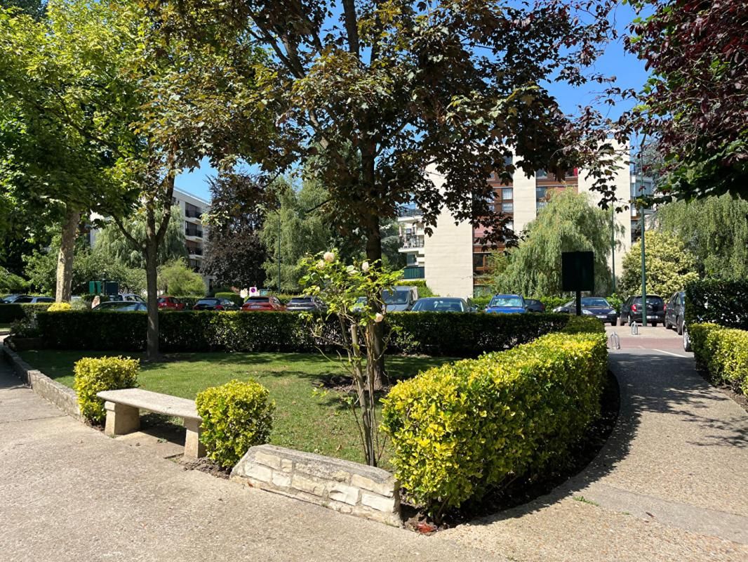LE CHESNAY Appartement  4 pièce(s) 1