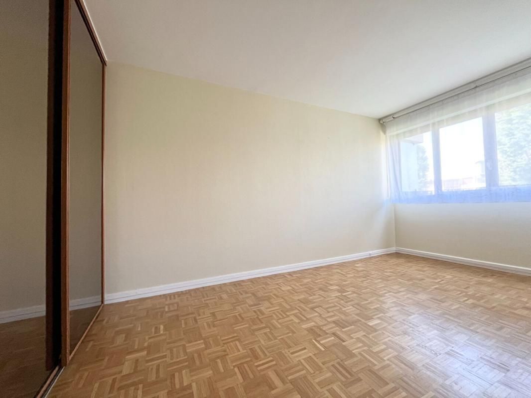 LE CHESNAY Appartement  4 pièce(s) 2
