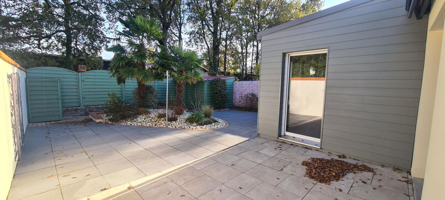 CLISSON Maison Clisson 4 pièces 78.39 M² . 2 Chs . T 307 M² . Garage . Terrasse 4