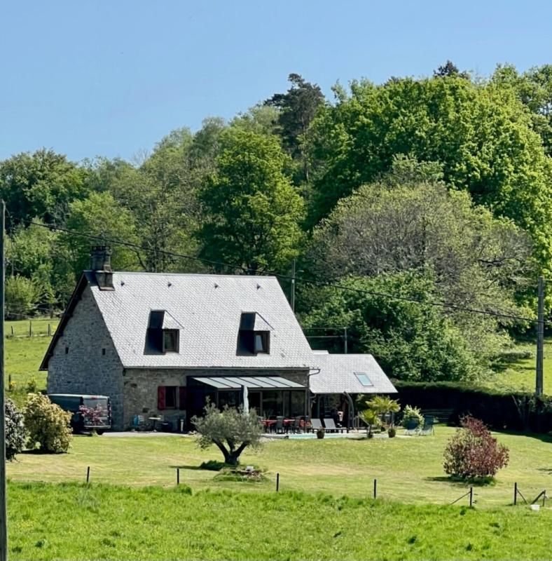 SAINT-MARTIN-LA-MEANNE Maison Saint Martin La Meanne 5 pièce(s) 225 m2 1