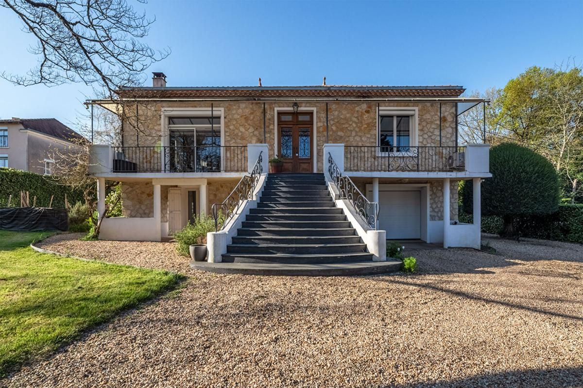 BOULAZAC Maison de ville Boulazac 7 pièce(s) 223 m2 avec piscine intérieure 3