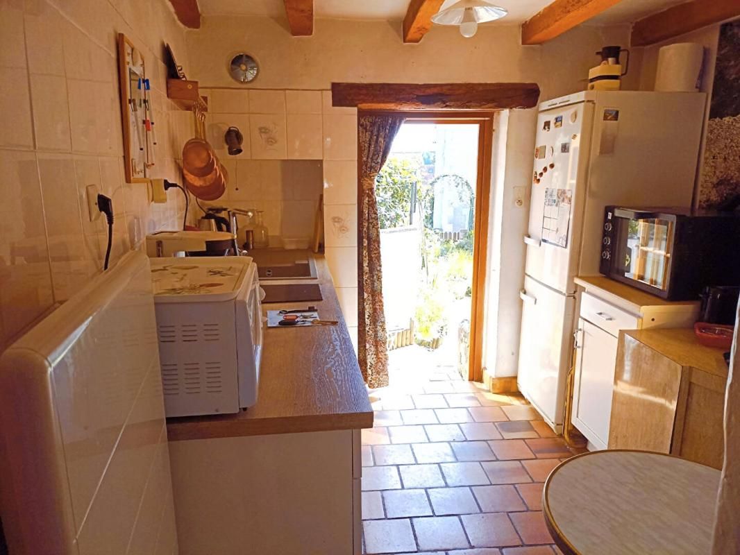 PREUILLY-SUR-CLAISE Maison de pays Preuilly Sur Claise 5 pièces jardin et garage 4