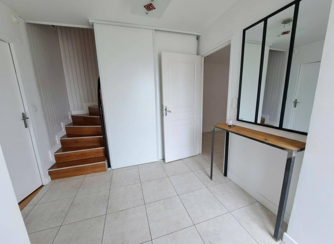 ANGERS Maison familiale lumineuse avec jardin et garage - Angers Saint-Léonard ? 192 m² 3