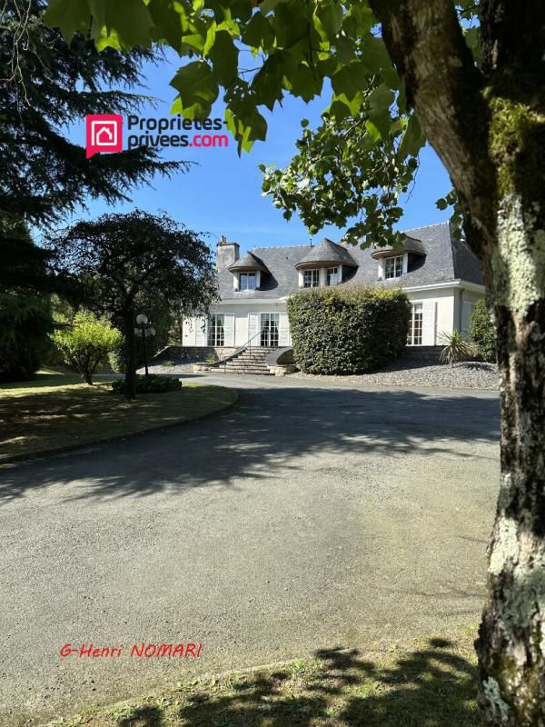 CHATEAUBRIANT Maison Chateaubriant 10 pièce(s) 280 m2, 6 chambres , 10834m² de terrain 2