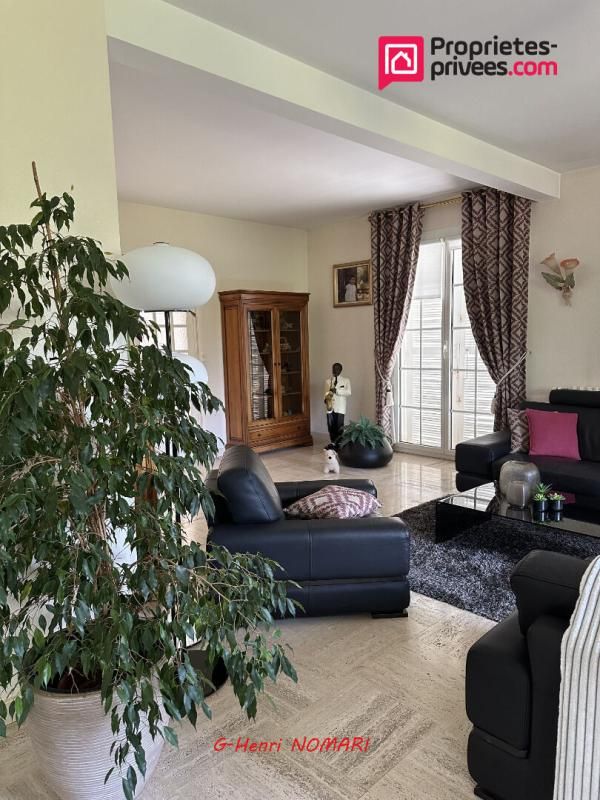 CHATEAUBRIANT Maison Chateaubriant 10 pièce(s) 280 m2, 6 chambres , 10834m² de terrain 3