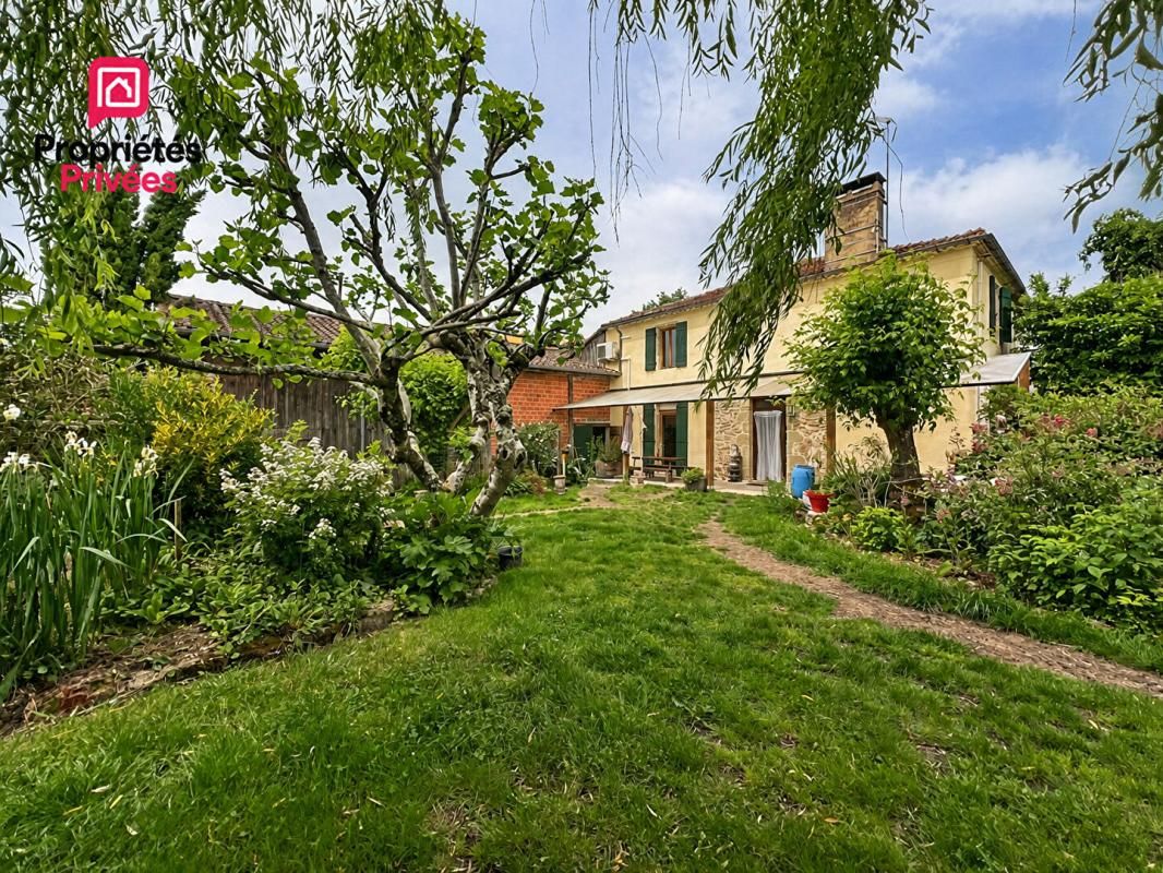 BAZAS Charmante maison en pierre avec dépendance et jardin 2