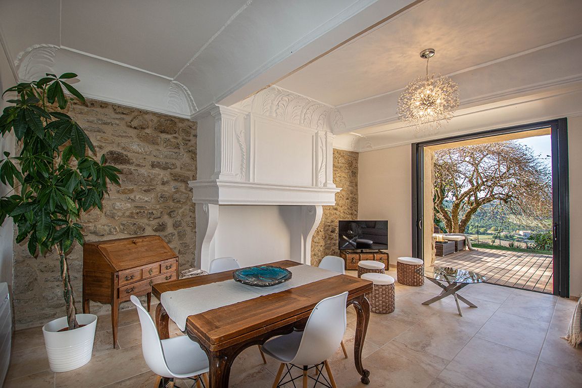Appartement T2  avec loggia terrasse et jardin