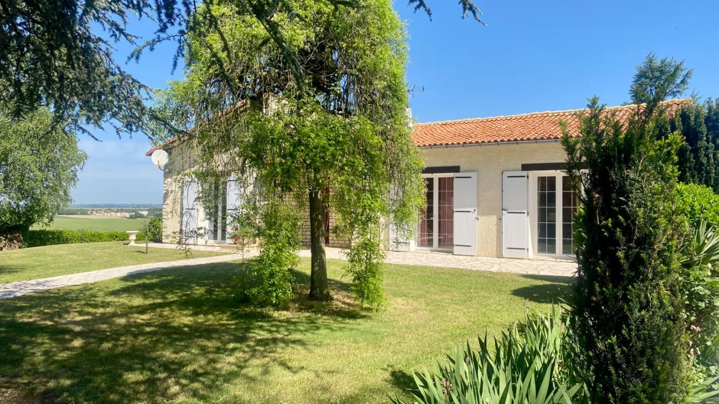 NIORT Maison 120 m2 à 15 mn du centre ville de Niort 1