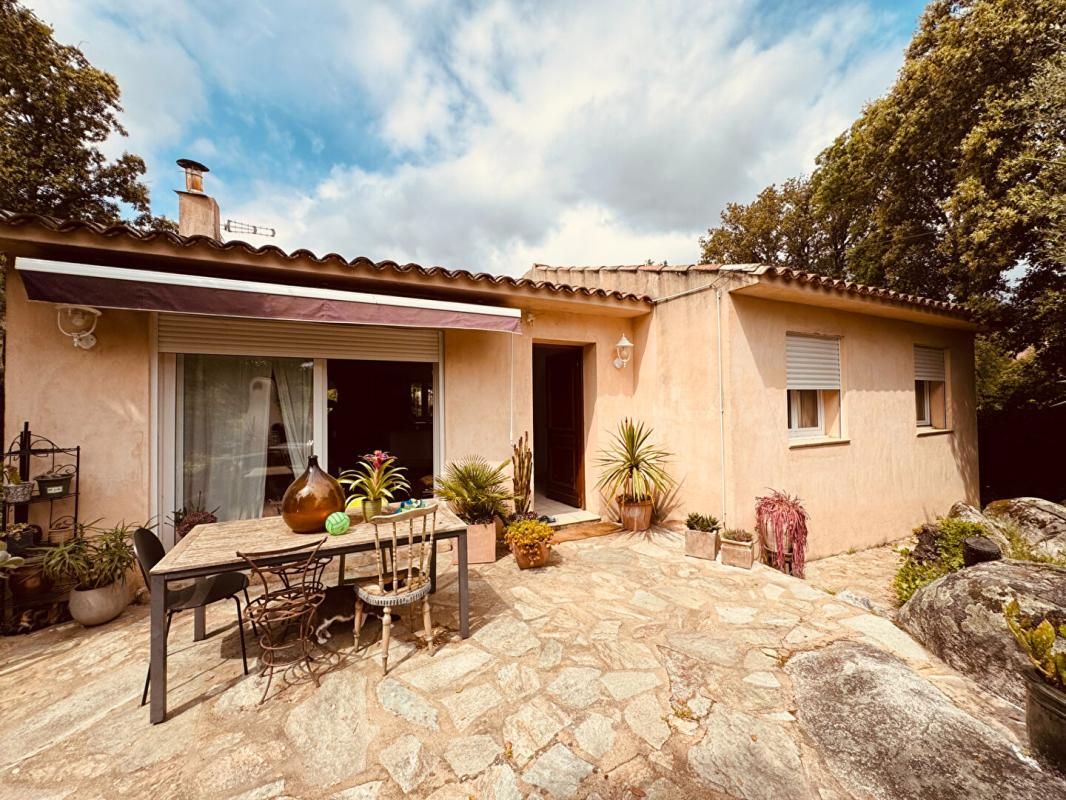 PORTO-VECCHIO EXCLUSIVITÉ Propriété avec deux villas indépendantes 1