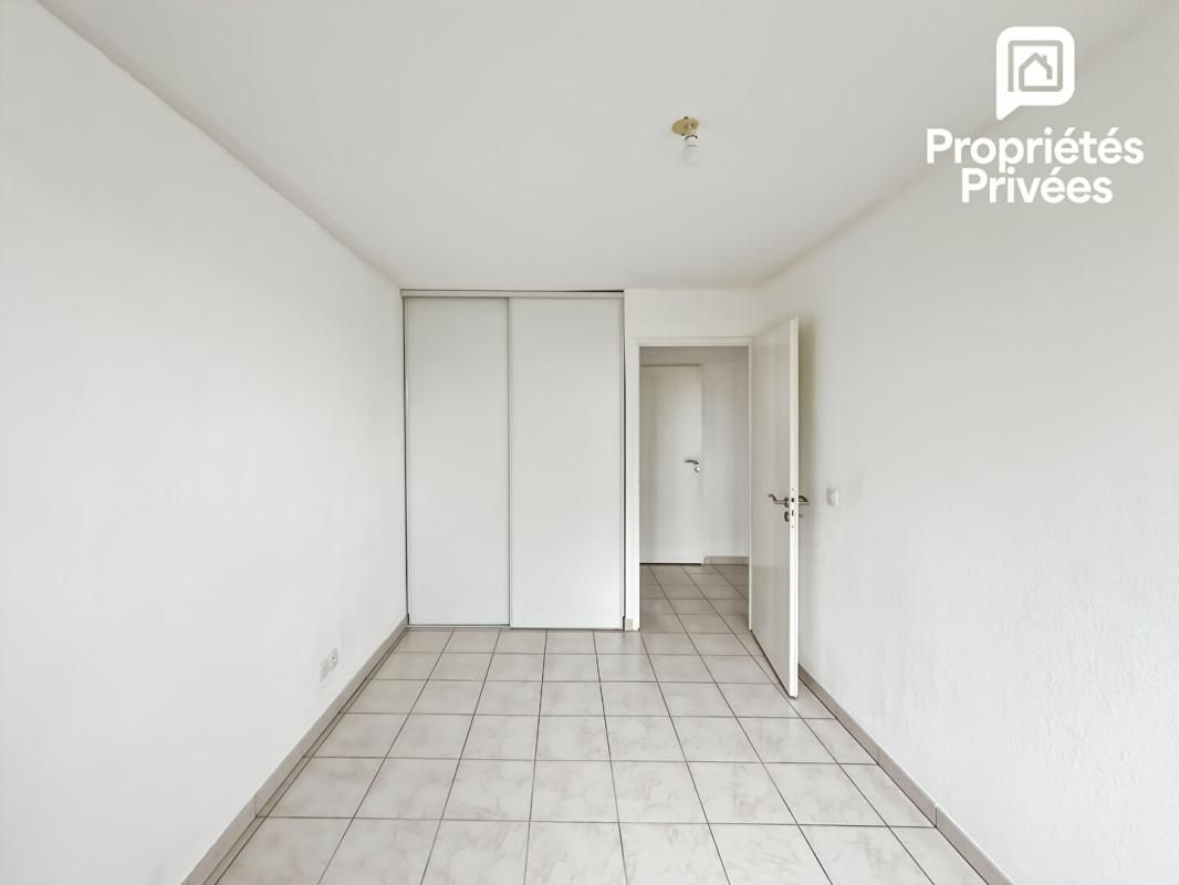 SAINT-ANDRE-DE-CUBZAC Appartement T3 centre Saint-André-de-Cubzac, aucun travaux , 2 places de parking 3