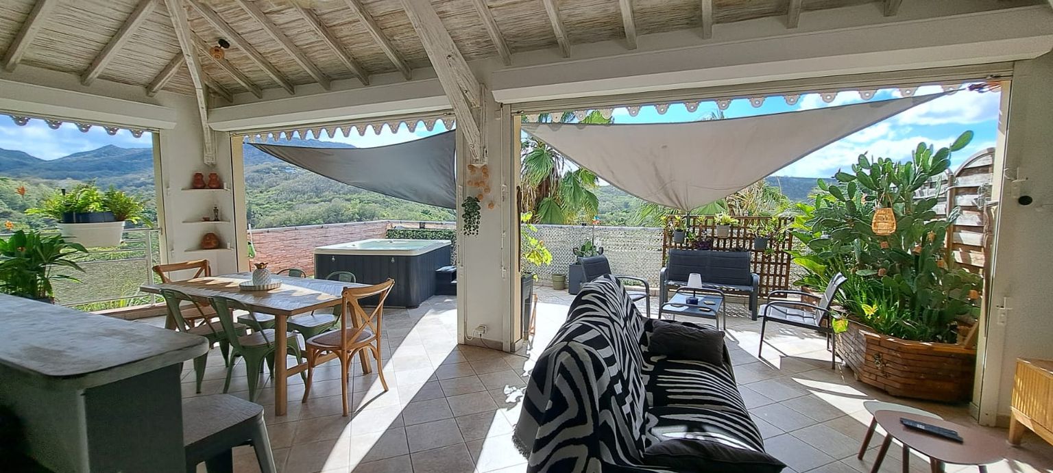 LES TROIS-ILETS Penthouse d'Exception aux Trois-Îlets : 126 m², 47 m² de terrasse, garage et cave inclus 1
