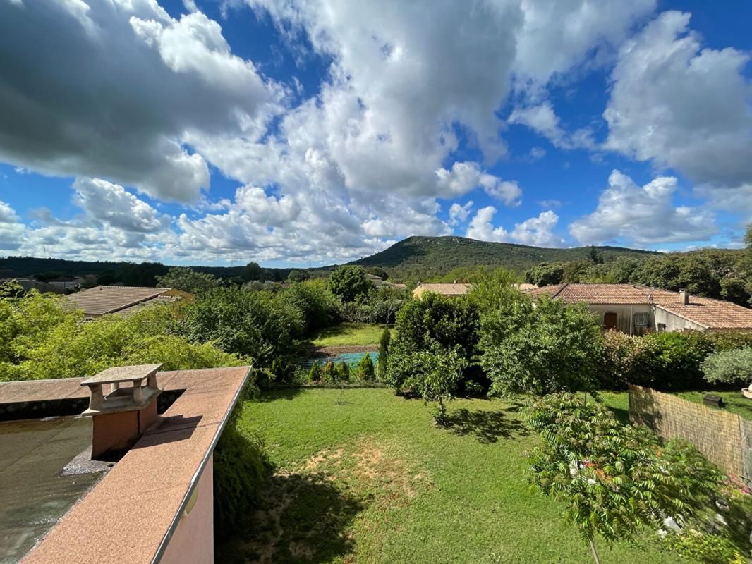 SAINT-CLEMENT Villa contemporaine Saint Clement 5 pièce(s) 150 m2 garage sue terrain 816 m2 2