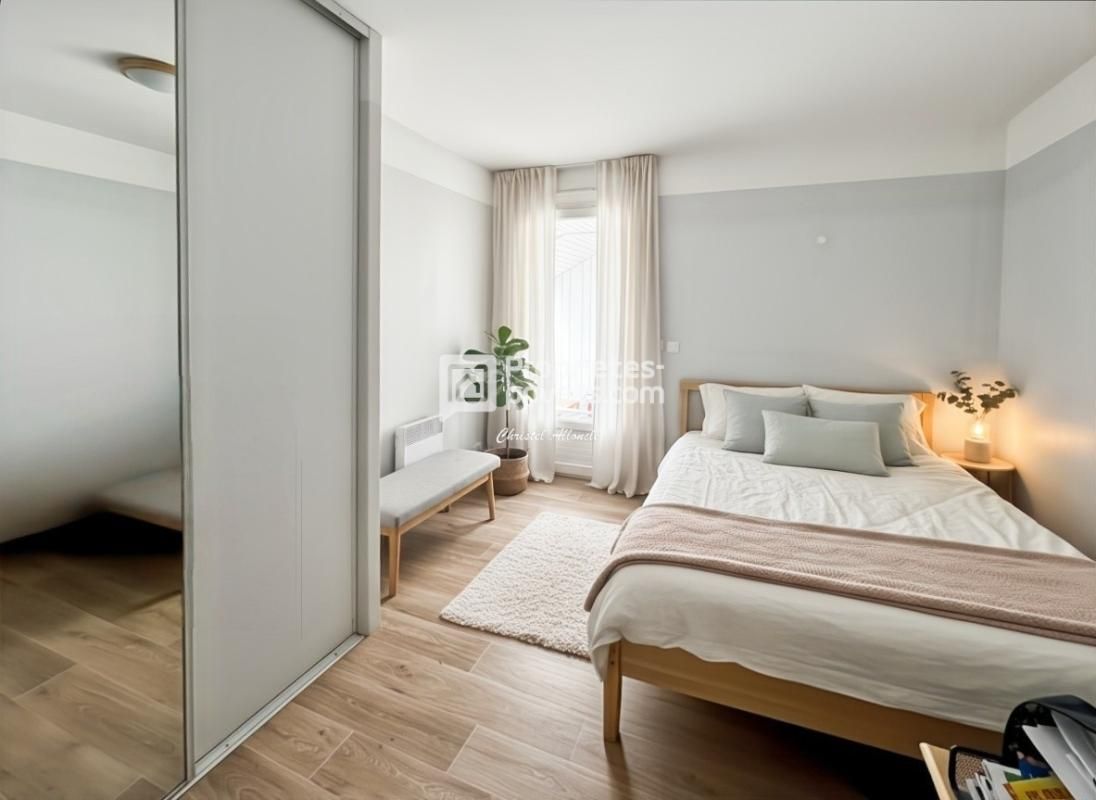 BORDEAUX Bordeaux  Appartement  de 65 m2 avec 2 Chambres et TERRASSE 4