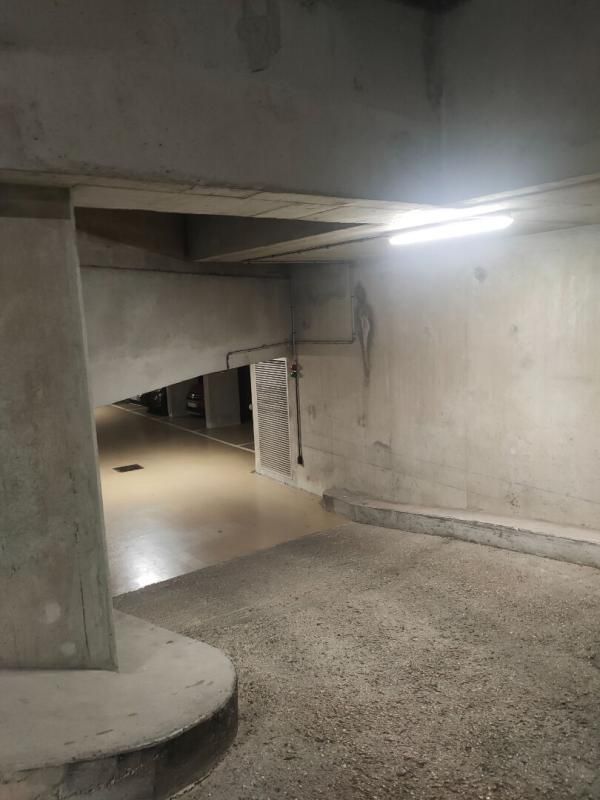 Parking / box Paris 11.16m2