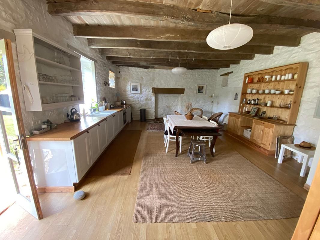 POMMERIT-LE-VICOMTE Longère proche Guinguamp 8 pièce(s) 230 m2 2