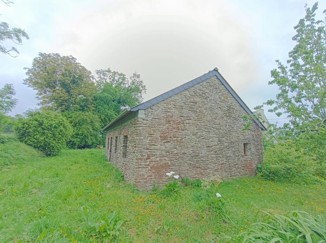 SPEZET 29540 Spézet maison en pierres à totalement aménager 2