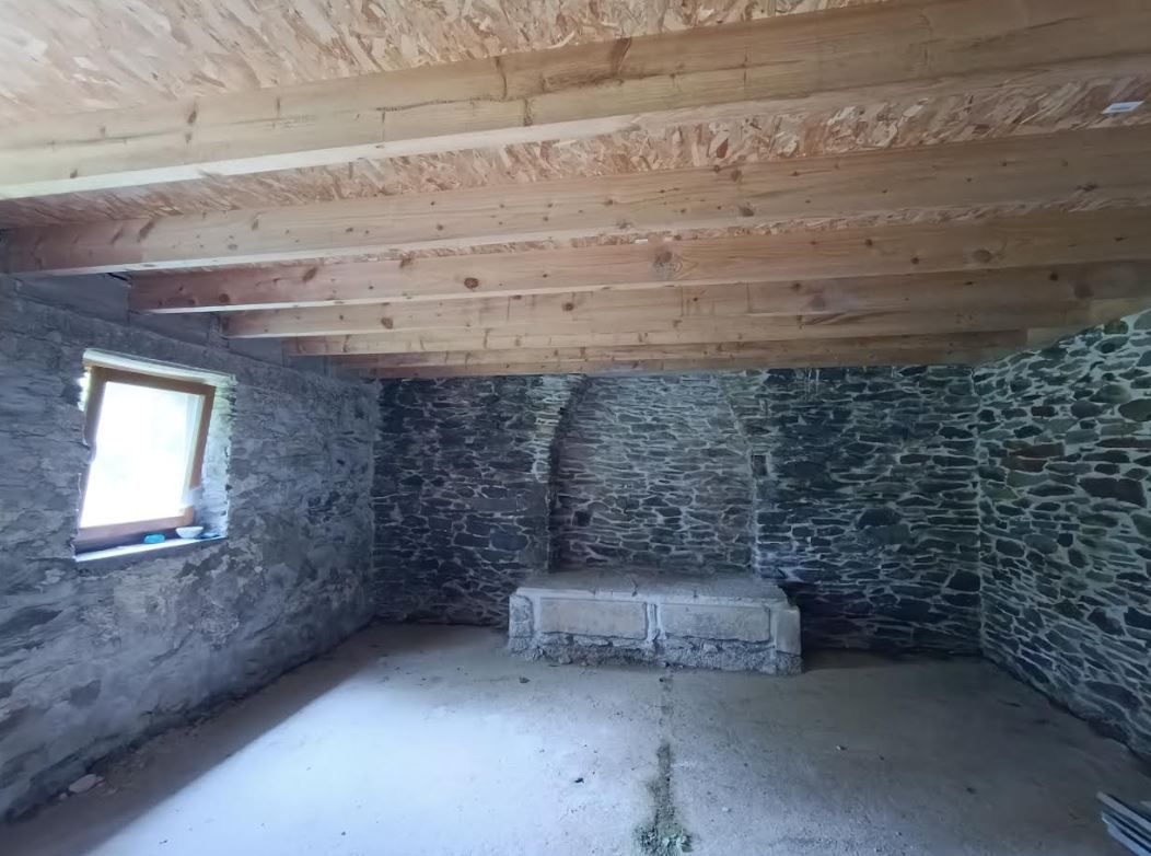 SPEZET 29540 Spézet maison en pierres à totalement aménager 3