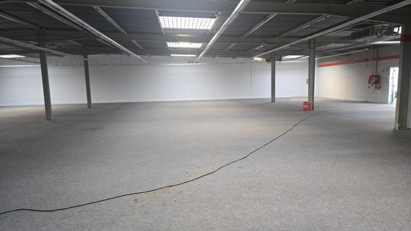 VERNOUILLET VERNOUILLET - Local commercial Zone commerciale SUD , 136 m2 3