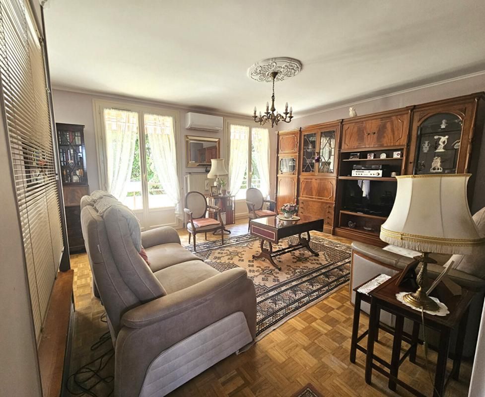 DECINES-CHARPIEU Appartement Decines Charpieu 3 pièce(s) 79.08 m2 2