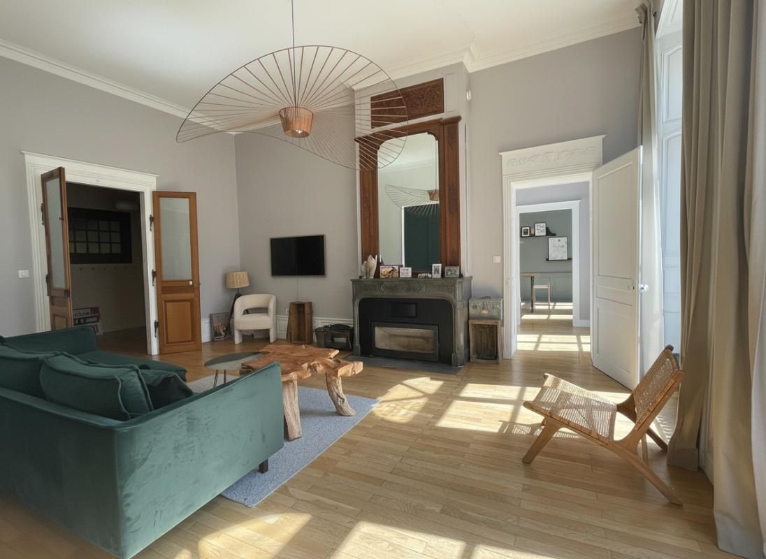 Salins-les-Bains - Superbe Appartement 235 m2- 5  pièce(s) - 3 chambres