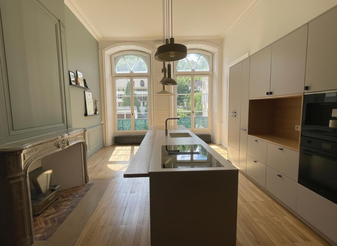 SALINS-LES-BAINS Salins-les-Bains - Superbe Appartement 235 m2- 5  pièce(s) - 3 chambres 3