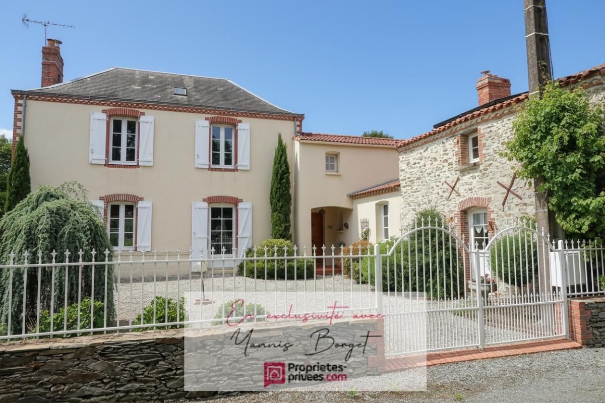CHAUCHE Maison de caractère 181 m², studio annexe, garage, jardin arboré 1