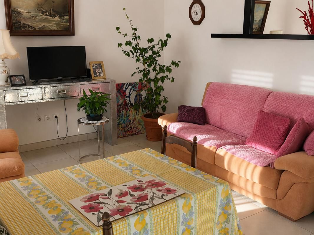 DECINES-CHARPIEU Appartement T3 récent avec balcon et garage ? Secteur recherché de Décines-Charpieu 3