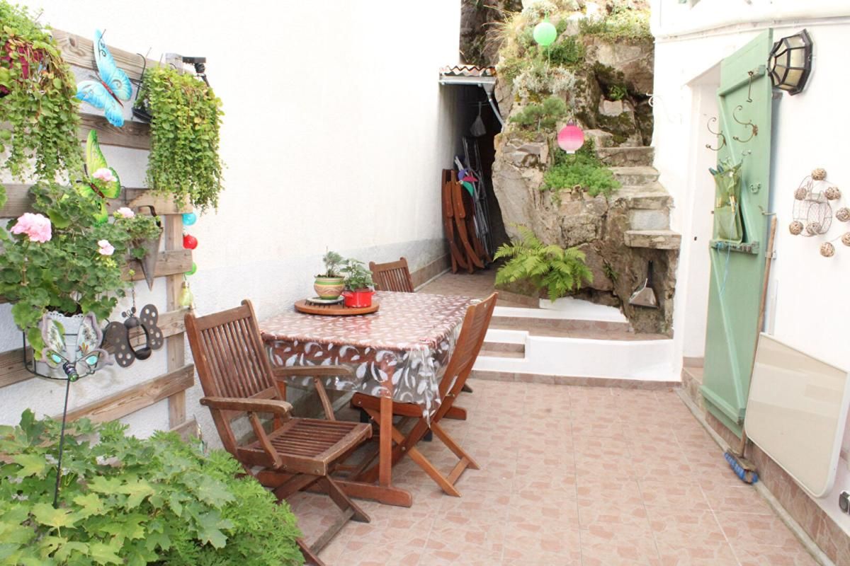 SAINT-BONNET-DE-MONTAUROUX Maison Saint Bonnet Laval avec terrasse et garage 1